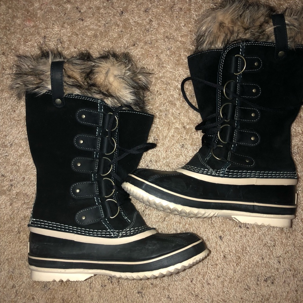 Black Sorel winter boots